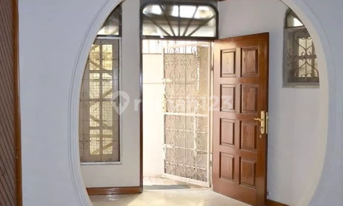 Disewakan Segera Rumah Kemayoran 3 Kamar 2 Lantai Hanya 80*juta-an