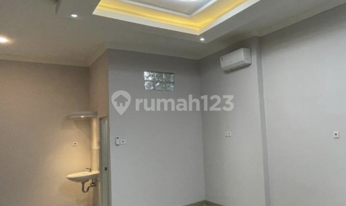 New Brang House Area Pasar Baru, Nice 3½ Floors Ready to Live In, 3m Negotiable New Brang House Area Pasar Baru, Nice 3½ Floors Ready to Live In, 3m Negotiable