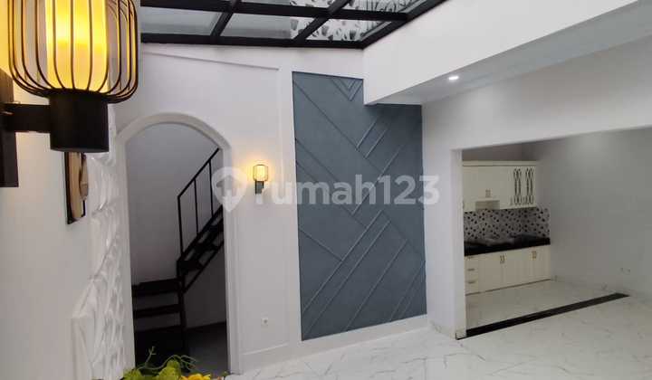 Hot Sale New Brand Cipedak Jagakarsa Jakarta Selatan 2 Lamtai Dalam Cluster 6 X 18.5 Hanya2.5*M-An Loh 2