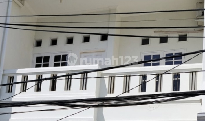 Disewakan Sunter 6 X 24 Ada 3 Kamar Dan 2 Lantai Hanya 95juta-an Disewakan Sunter 6 X 24 Ada 3 Kamar Dan 2 Lantai Hanya 95juta-an