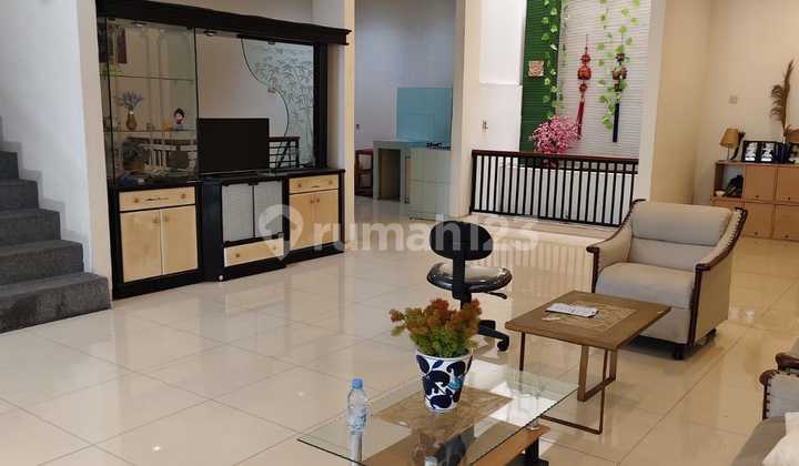 Disewakan Segera Rumah Sunter Bagus 3 Lantai Luas 9 X 18 Hanya 150juta An