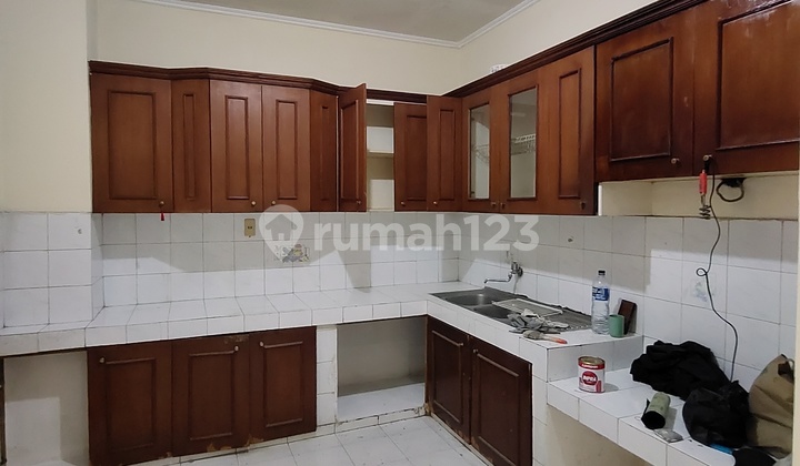 Quick Sale Sunter Sts 6 X 15 Neat Ready to Live 2 Floors Only 2.5*m-an 2