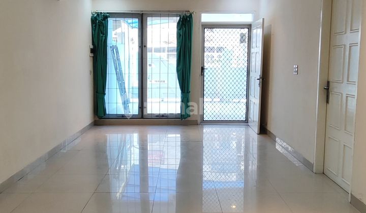 Disewakan Segera Danua Sunter 2½ Lantai 4+1kamar Hanya 115juta-an Disewakan Segera Danua Sunter 2½ Lantai 4+1kamar Hanya 115juta-an