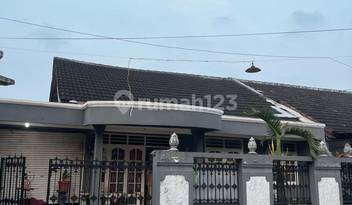 Nice Semi Furnished House with SHM in Pamulang, South Tangerang