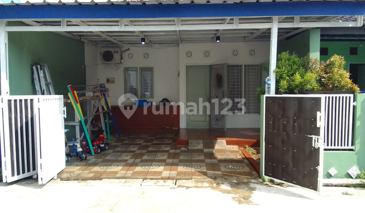 Rumah Bagus Semi Furnished SHM Depok I, Depok