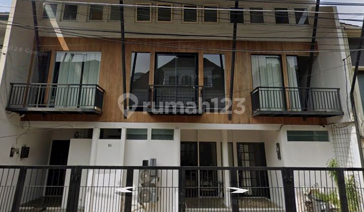 3 In 1 House West Cilandak