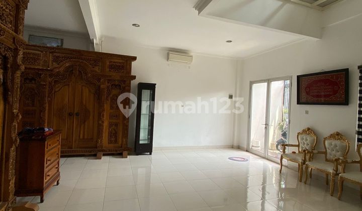 Nice Shop House 190 m2 Freehold Title Joglo, West Jakarta 2