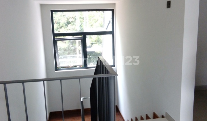 Rumah Bagus Semi Furnished di Pangkalan Jati, Rp 5.9M 2