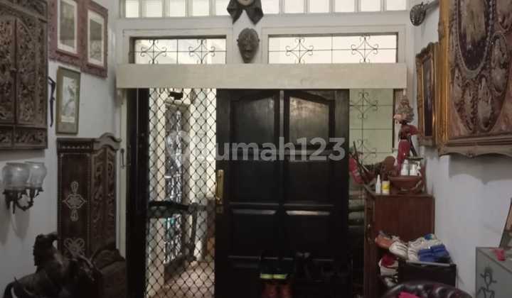 Rumah Bagus Semi Furnished SHM Pamulang, Tangerang Selatan Rumah Bagus Semi Furnished SHM Pamulang, Tangerang Selatan