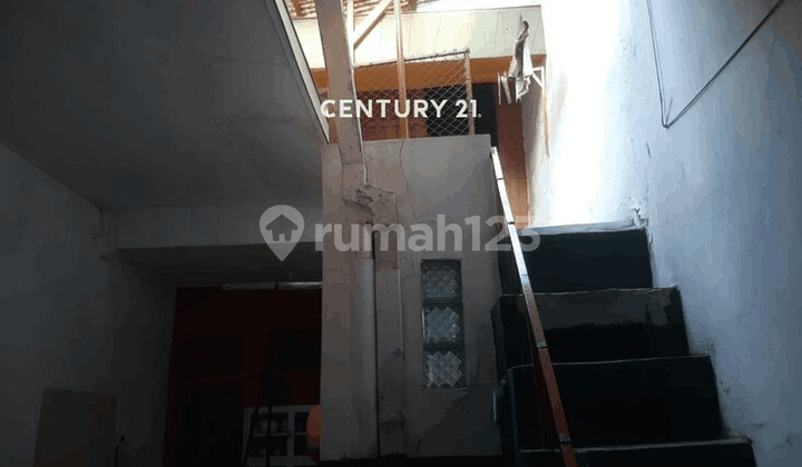 Strategic Location Shop House in Lemahwungkuk Chinatown Cirebon 2