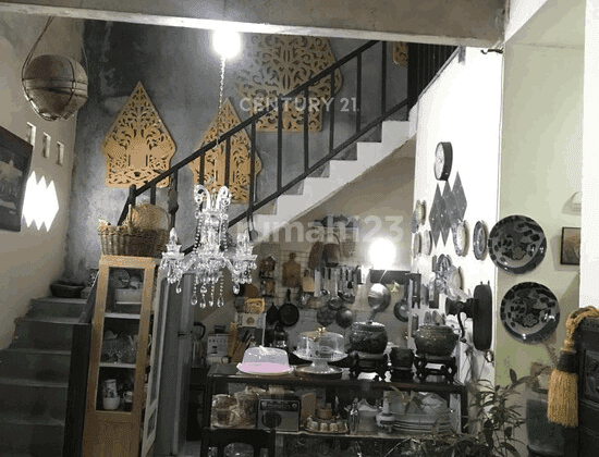 Rumah Tinggal Di Tengah Kota Dekat Sekolah Putra Nirmala 2