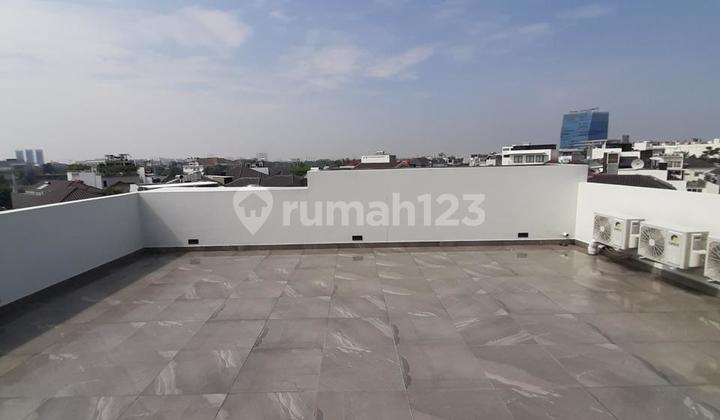 Dijual Rumah di Crown Golf Boulevard Pik. Full Furnished American Classic Interior 2