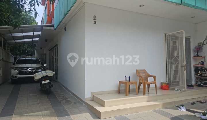 For Sale Nice House in Pluit. Area 10X20. Semi Furnished 2