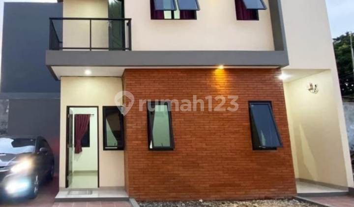 Townhouse Exclusive 2 Lantai Lokasi Strategis Dekat Fasilitas Umum