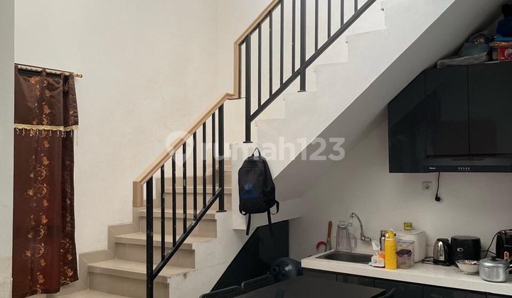Dijual Rumah 2lantai Lokasi Strategis 2