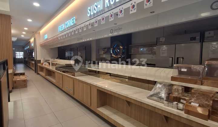 FOR RENT: NICE BUILDING SUITABLE FOR DEPARTMENT STORE, RESTAURANT, GYM