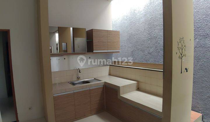 Rumah Minimalis Bagus Semi Furnished Taman Holis Indah 2