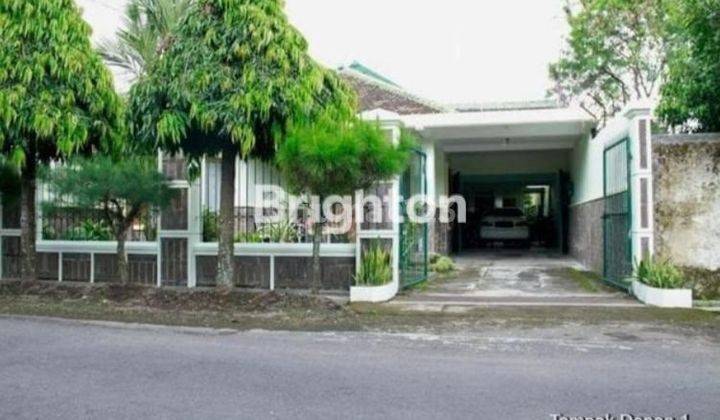 Rumah 2Lantai nyaman asri, area tengah kota Malang 1