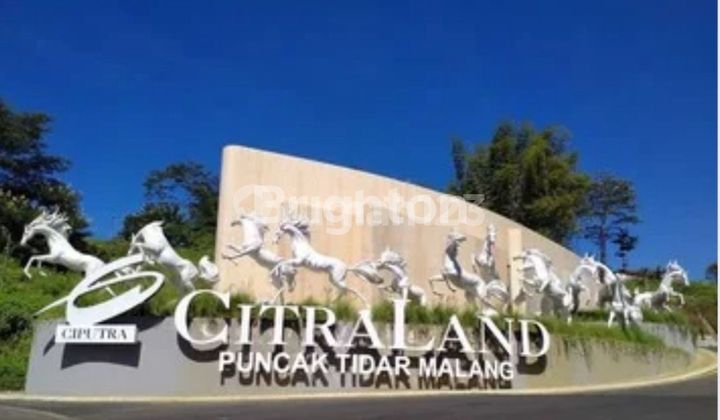 Rumah mewah di Citraland Puncak Tidar Malang 1