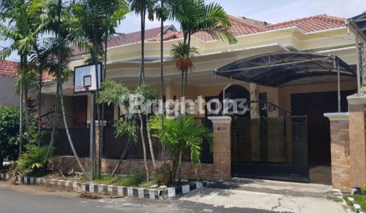 Rumah luas nyaman asri, area tengah kota Malang Rumah luas nyaman asri, area tengah kota Malang
