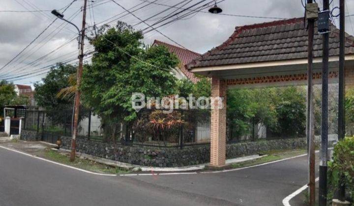 Rumah Hook area tengah kota Malang 2