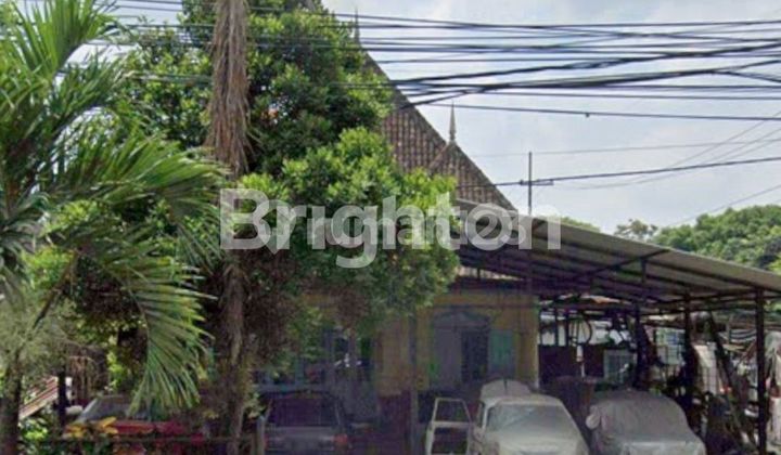 Rumah Hook di pertigaan jalan raya, area tengah kota Malang 2