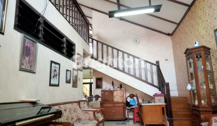 Two-story house in the city center of Malang. 2