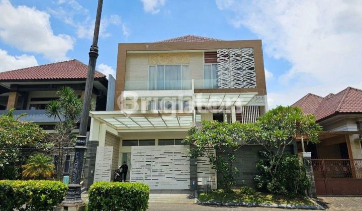 House + Swimming Pool 4.25x9, fully furnished, central area of Malang city.