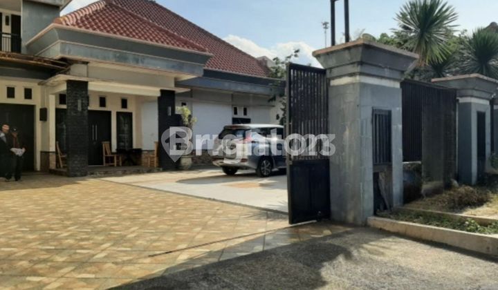 Rumah mewah di area Pandanwangi kota Malang