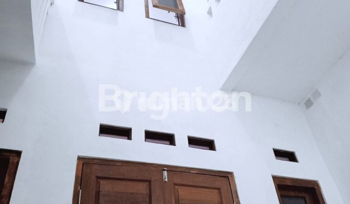 RUMAH CANTIK 2 LT STRATEGIS TENGAH KOTA DAERAH GAJAHMUNGKUR  2