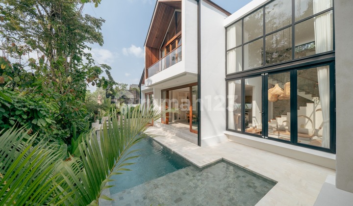2-Bedroom Villa Retreat with Lush Views in Cepaka
