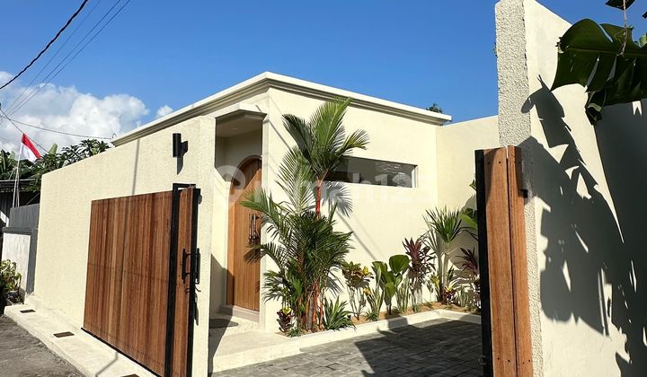 Villa 1 Kamar Tidur dengan Desain Tropis Modern di Nyanyi (R-Tb07) Villa 1 Kamar Tidur dengan Desain Tropis Modern di Nyanyi (R-Tb07)