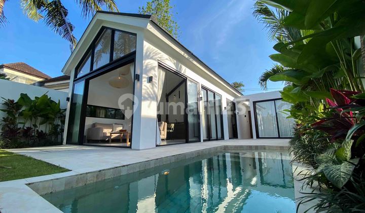 Villa Stylish 1 Kamar Tidur dengan Kantor dan Pemandangan Sawah di Cepaka