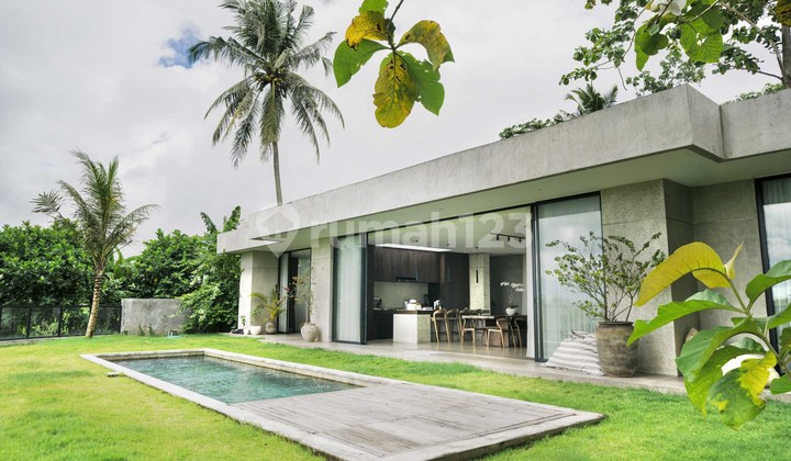 4 Bedroom Villa with Greenbelt View and Modern Architectural Design in Kaba-Kaba