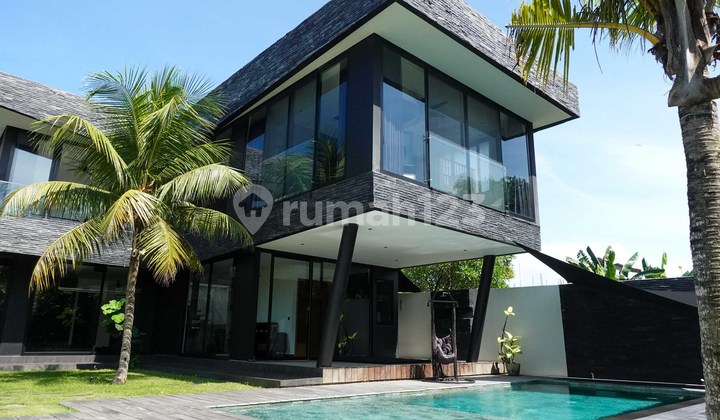 Villa 3 Kamar Tidur dengan Sauna dan Pemandangan Hijau di Cemagi