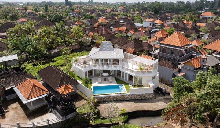 4 Bedroom Villa with Volcano & Rice Field Views in Kaba-Kaba (R-Kk17)