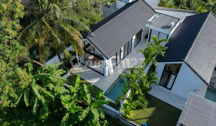 Villa Stylish 1 Kamar Tidur dengan Kantor dan Pemandangan Sawah di Cepaka