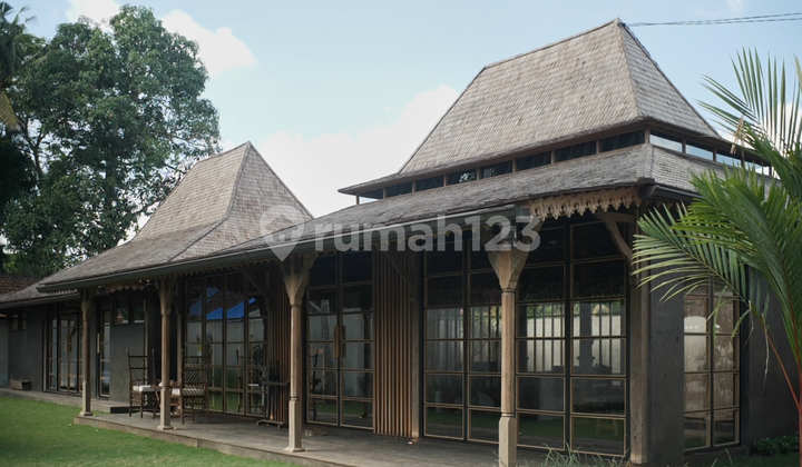 3-Bedroom Villa with Modern Structure and Antique Décor in Kaba-Kaba 3-Bedroom Villa with Modern Structure and Antique Décor in Kaba-Kaba