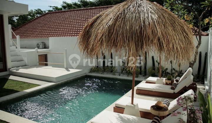 Villa Modern 3 Kamar dengan Rooftop di Pererenan Utama