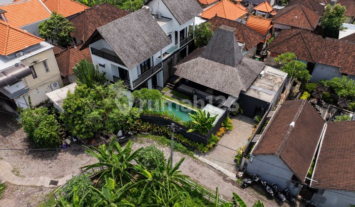 5-Bedroom Villa with Traditional Joglo Design in Canggu (B-CG12)