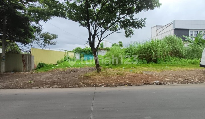 FOR SALE WAREHOUSE BY THE ROAD 1