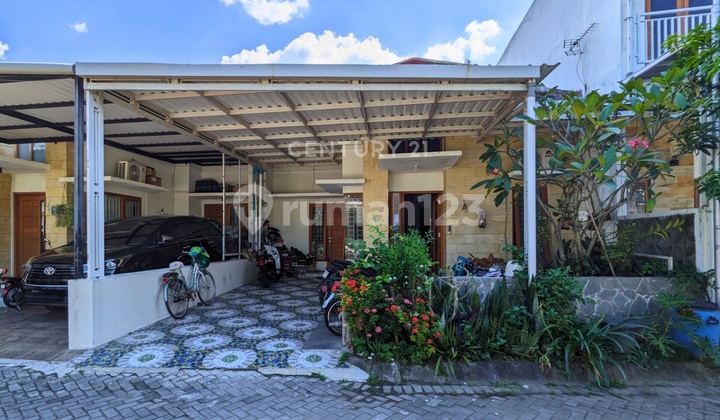 One Gate System House in Royal Maguwo Housing for Residence