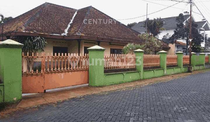 Spacious House in Condongcatur for Business or Residence