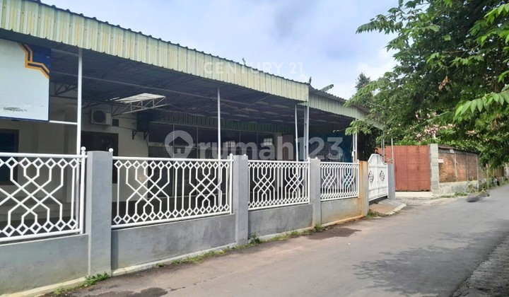 Spacious House in Sidoarum Suitable for Residence and Office 2