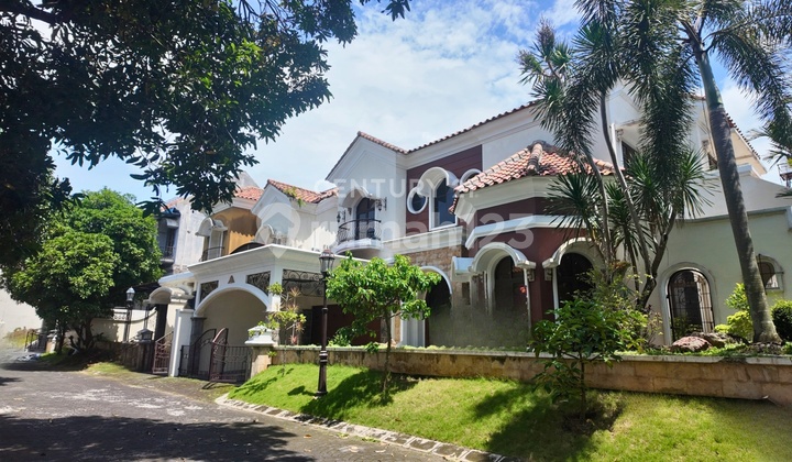 Luxury House in Maguwoharjo Housing Near UPN Campus