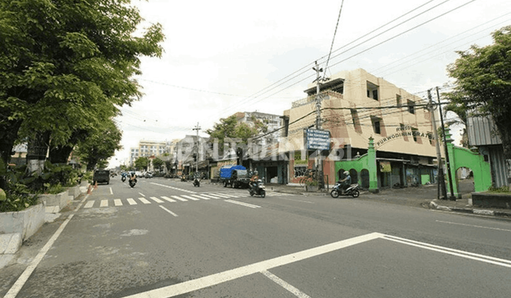 Ruko 3 Lt Jl Kh Ahmad Dahlan Dekat Titik Nol