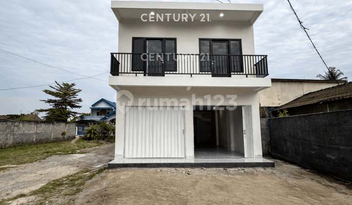 2-Story Shop House by the Roadside Near Stan Maguwoharjo Market 2-Story Shop House by the Roadside Near Stan Maguwoharjo Market