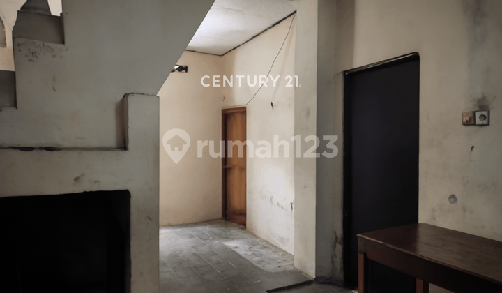 6KT Semi-Furnished House on Godean Street Near the Land Campus in Jogja 6KT Semi-Furnished House on Godean Street Near the Land Campus in Jogja