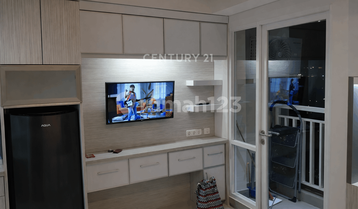 Lt10 Apartment with Mount Merapi View Only 5 Minutes to UGM Lt10 Apartment with Mount Merapi View Only 5 Minutes to UGM