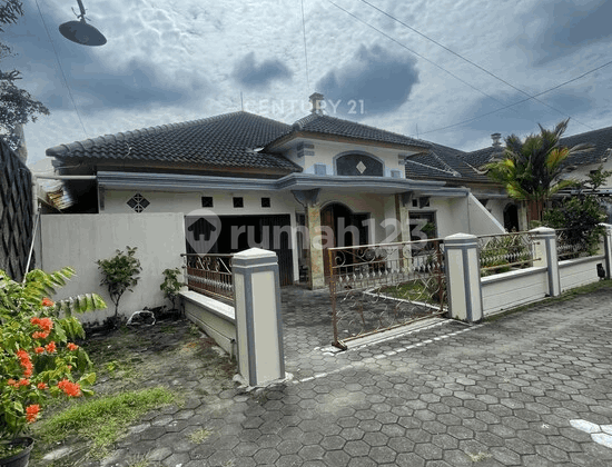 4-Bedroom House in Condongcatur Housing Near the Hospital 1